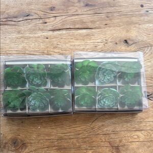 Floral napkin rings. Lot of 12.